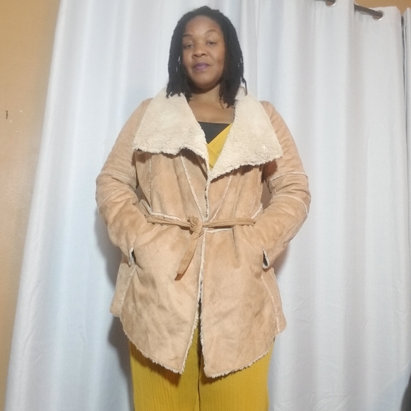 Jacket - Picture 1 of 4